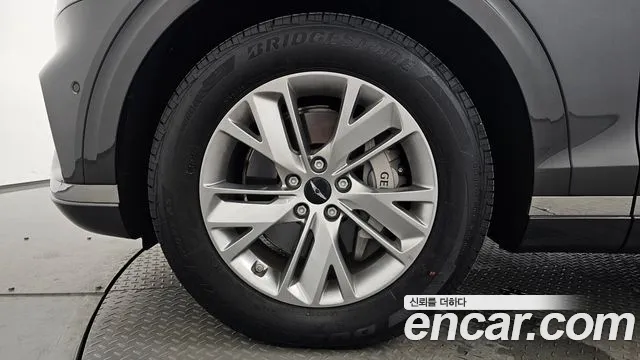 Genesis GV70 — Фото автомобиля 5