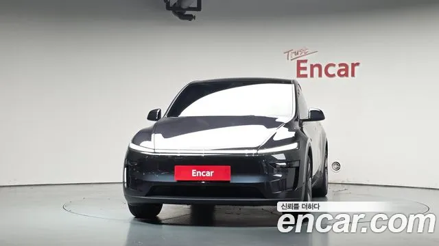 Tesla Model Y — Фото автомобиля 2