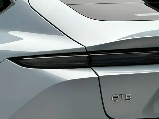 NIO NIO ET5 2025 75kWh — Фото автомобиля 19