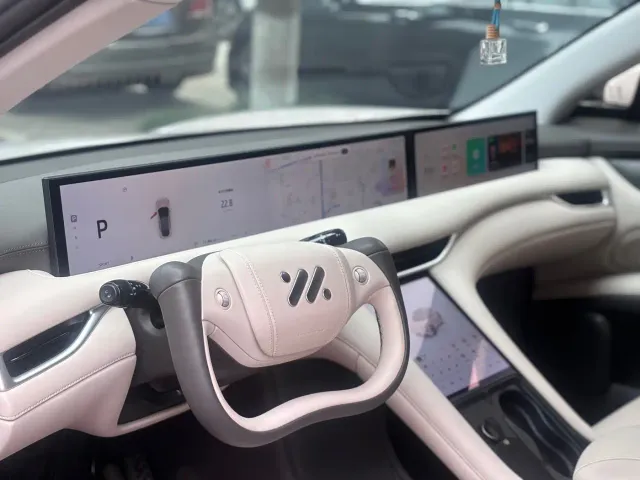 IM Motors LS6 — Фото автомобиля 6