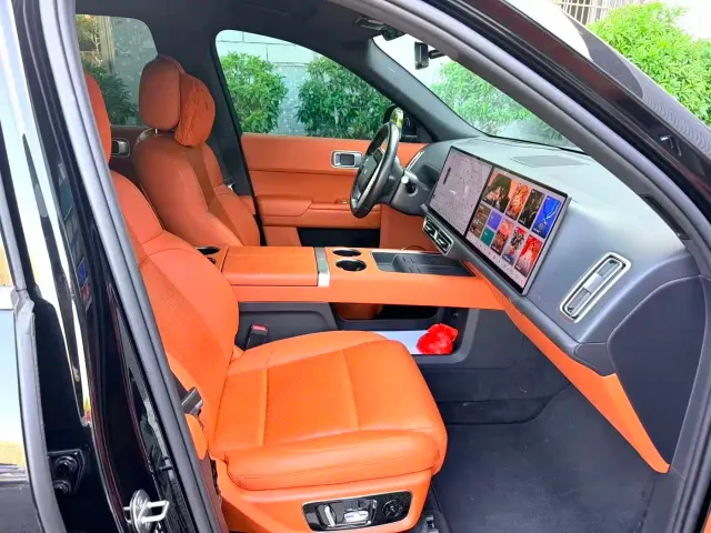 Li Auto L8 — Фото автомобиля 4