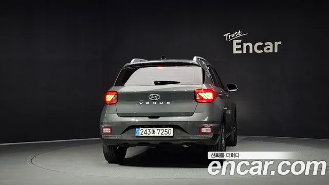 Hyundai Venue — Фото автомобиля 4