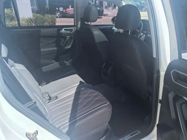 Volkswagen Tiguan L — Фото автомобиля 8