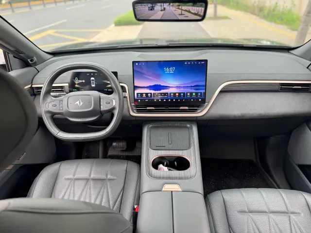 Dongfeng eπ 008 — Фото автомобиля 15
