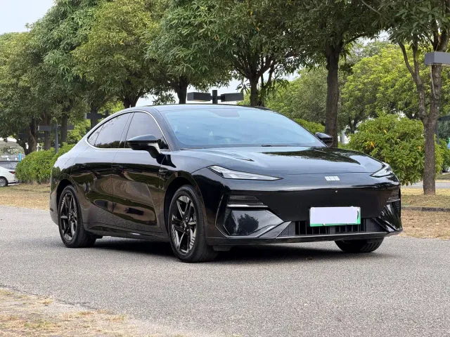 Geely Galaxy E8 — Фото автомобиля 3