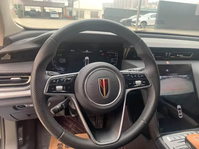 Hongqi H5 — Фото автомобиля 7