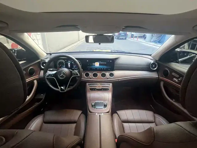 Mercedes-Benz E-Class — Фото автомобиля 11