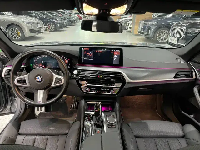 BMW 5 Series — Фото автомобиля 5