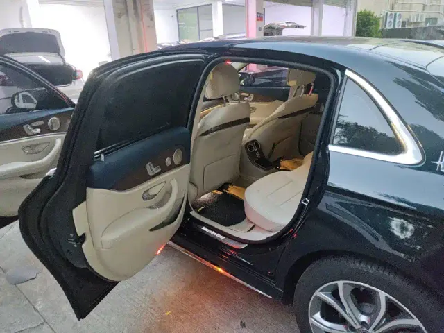 Mercedes-Benz E-Class — Фото автомобиля 8