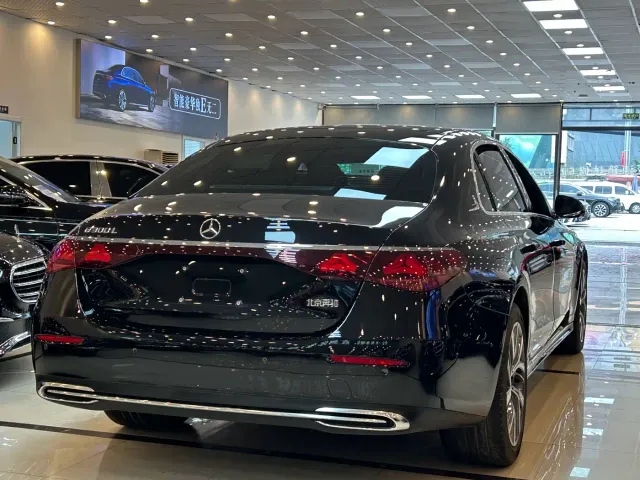 Mercedes-Benz E-Class — Фото автомобиля 14