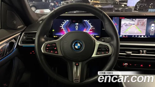 BMW i4 — Фото автомобиля 17