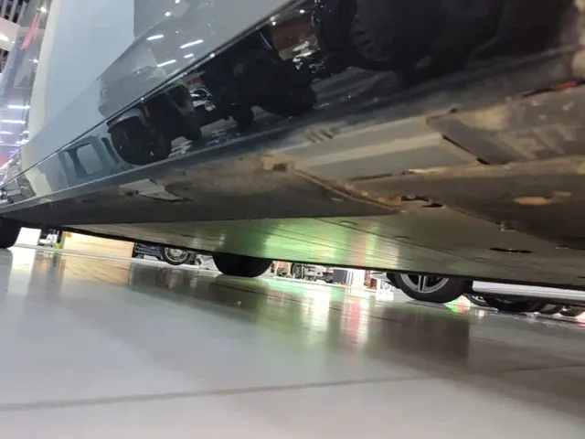 Li Auto MEGA — Фото автомобиля 21