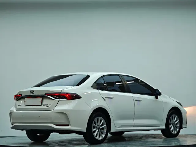 Toyota Corolla — Фото автомобиля 5