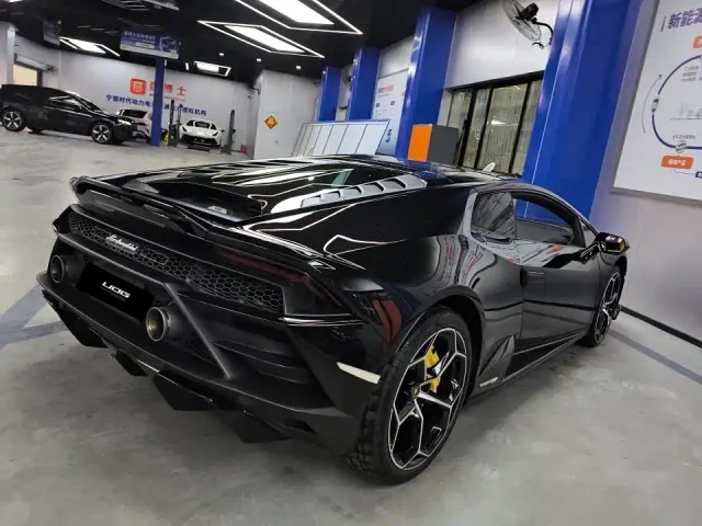 Lamborghini Huracan — Фото автомобиля 3