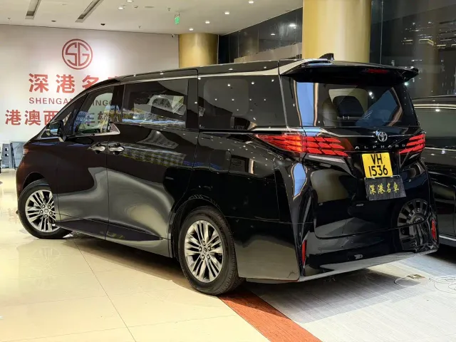Toyota Alphard — Фото автомобиля 7