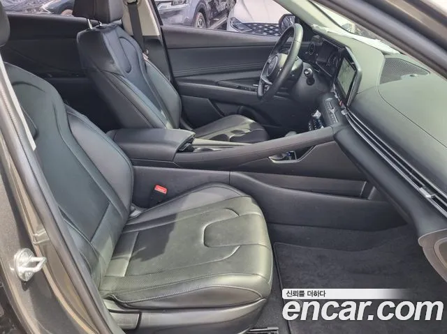 Hyundai Avante CN7 — Фото автомобиля 9