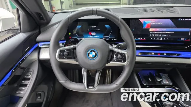 BMW i5 G60 — Фото автомобиля 13