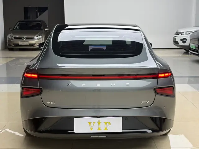 Xpeng P7 — Фото автомобиля 5