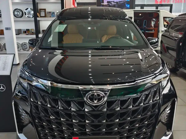 Toyota Granvia — Фото автомобиля 2