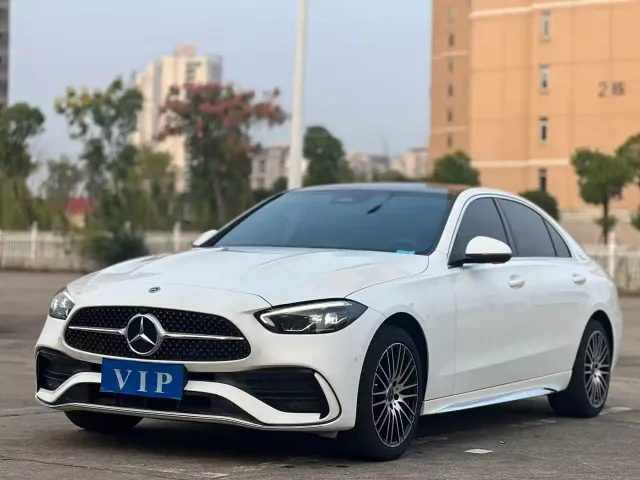 Фотография автомобиля — Mercedes-Benz C-Class