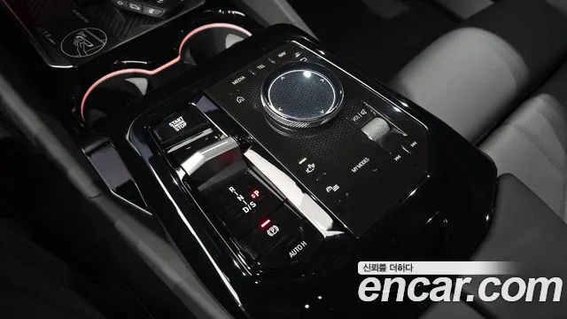 BMW 5 Series G60 — Фото автомобиля 12