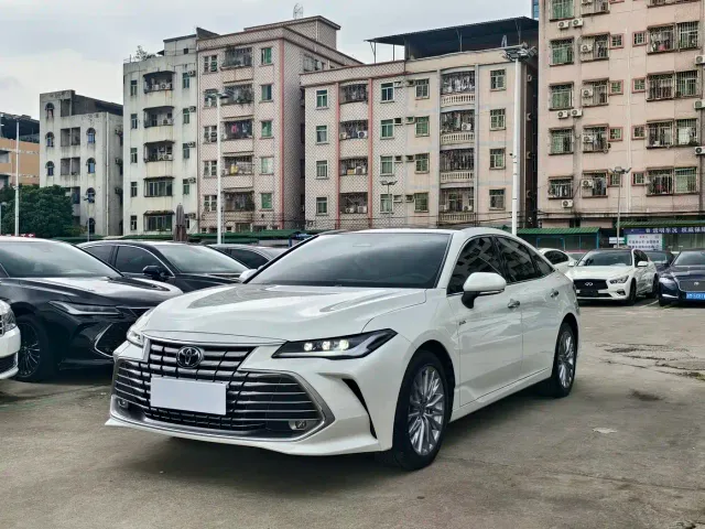 Toyota Avalon — Фото автомобиля 2