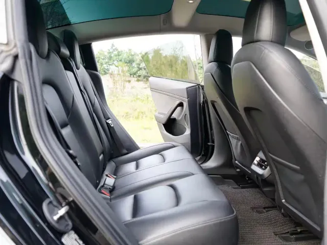 Tesla Model 3 — Фото автомобиля 11