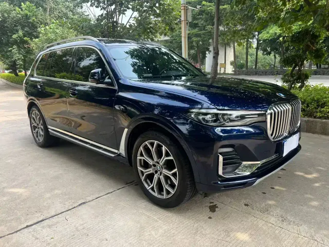 BMW X7 — Фото автомобиля 3