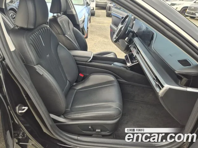 Hyundai Grandeur Grandeur (GN7) 2.5 Бензин 2WD — Фото автомобиля 13