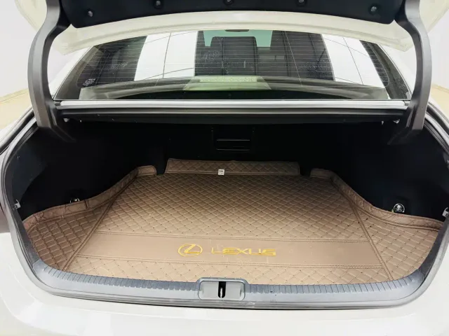 Lexus ES — Фото автомобиля 15