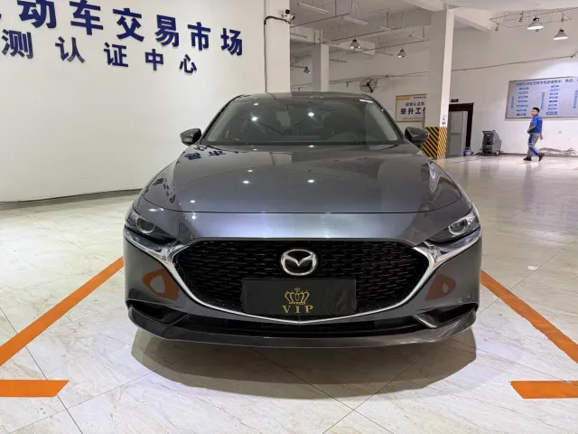 Mazda Axela — Фото автомобиля 2