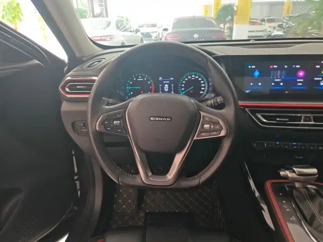 Changan Oushang X5 — Фото автомобиля 10
