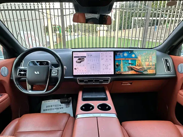 Li Auto L8 — Фото автомобиля 12