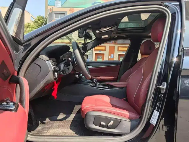 BMW 5 Series — Фото автомобиля 5