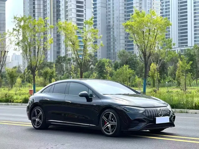 Mercedes-Benz EQE AMG — Фото автомобиля 3