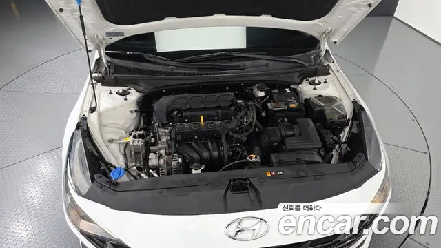 Hyundai Avante CN7 — Фото автомобиля 9