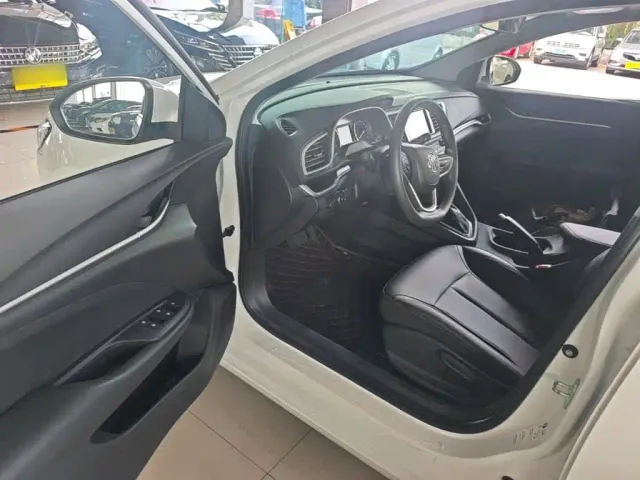 Buick Excelle — Фото автомобиля 15