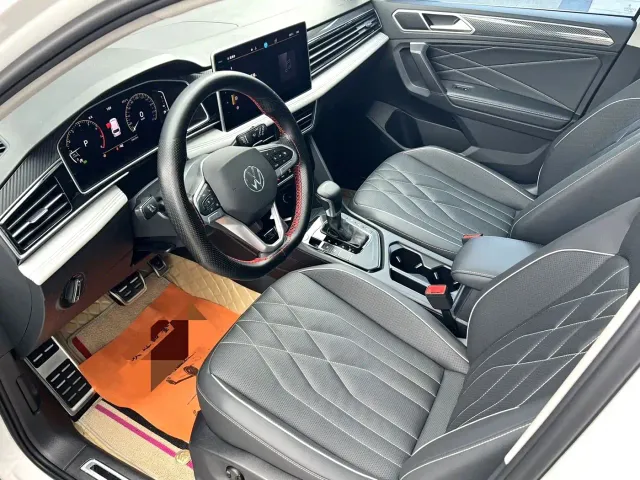 Volkswagen Tiguan L — Фото автомобиля 7