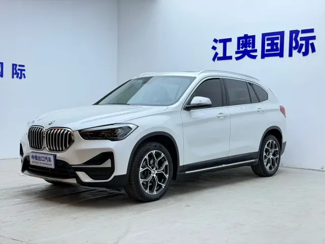 Фотография автомобиля — BMW X1