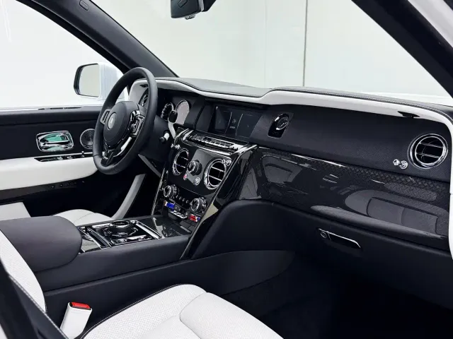 Rolls-Royce Cullinan — Фото автомобиля 18