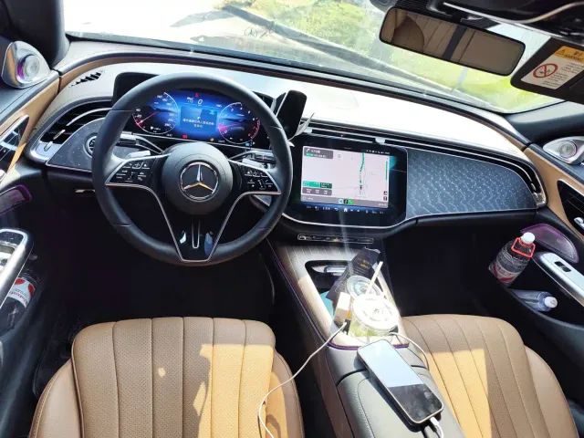 Mercedes-Benz E-Class — Фото автомобиля 5