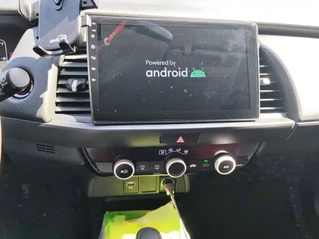 Honda Fit — Фото автомобиля 5