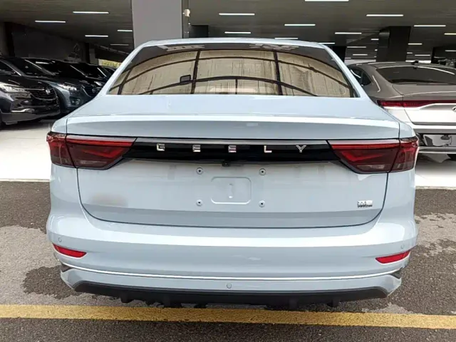 Geely Emgrand — Фото автомобиля 5