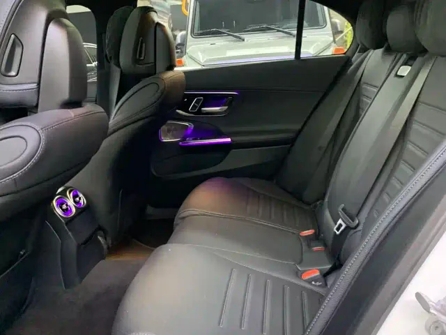 Mercedes-Benz C-Class — Фото автомобиля 6