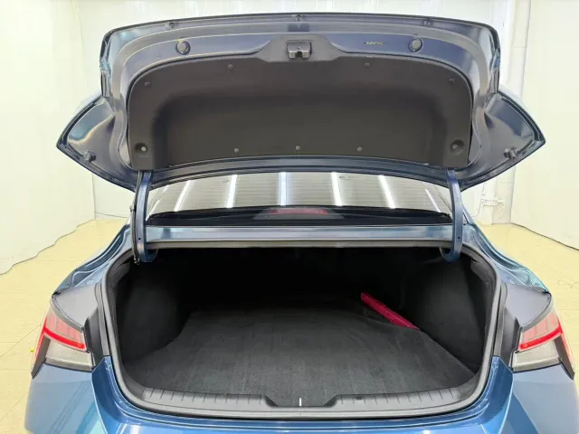 Hyundai Elantra — Фото автомобиля 20