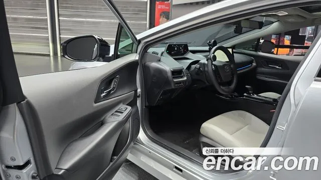 Toyota Prius — Фото автомобиля 10