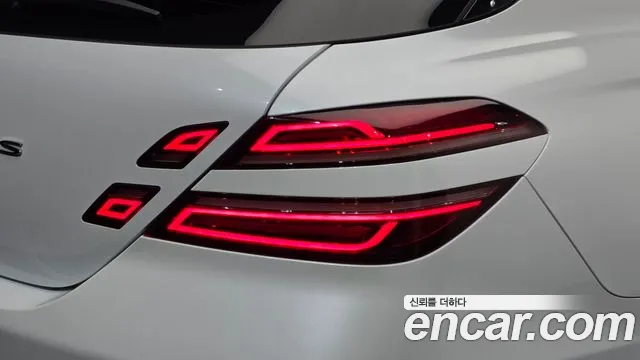 Genesis G70 — Фото автомобиля 23