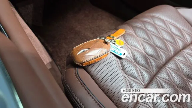 Genesis G90 Бензин 3.5 Turbo e-S/C AWD LWB — Фото автомобиля 29