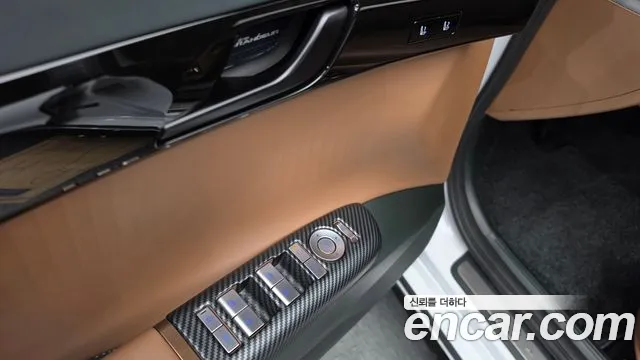 Hyundai Grandeur Grandeur (GN7) 3.5 Бензин 4WD — Фото автомобиля 23