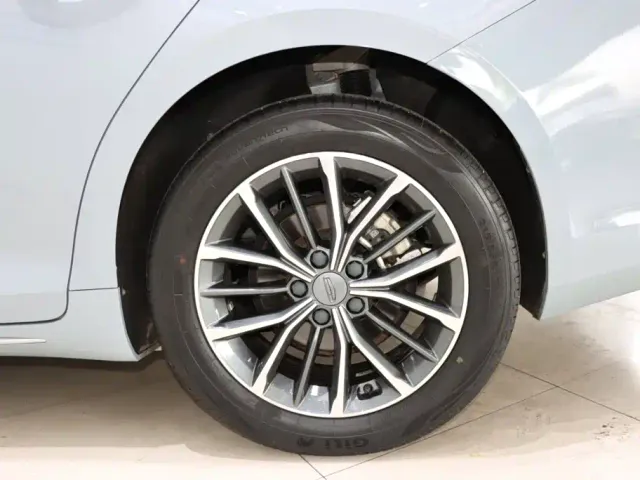 Geely Xingrui — Фото автомобиля 20